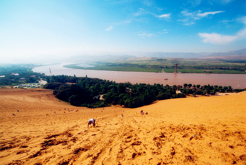 宁夏，嘉宾云集，观众热情如火